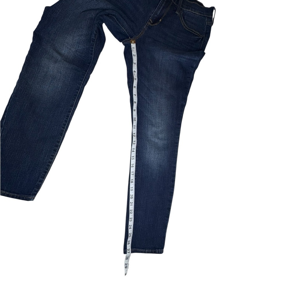 Old Navy curvy mid-rise skinny medium wash jeans - Picture 3 of 6